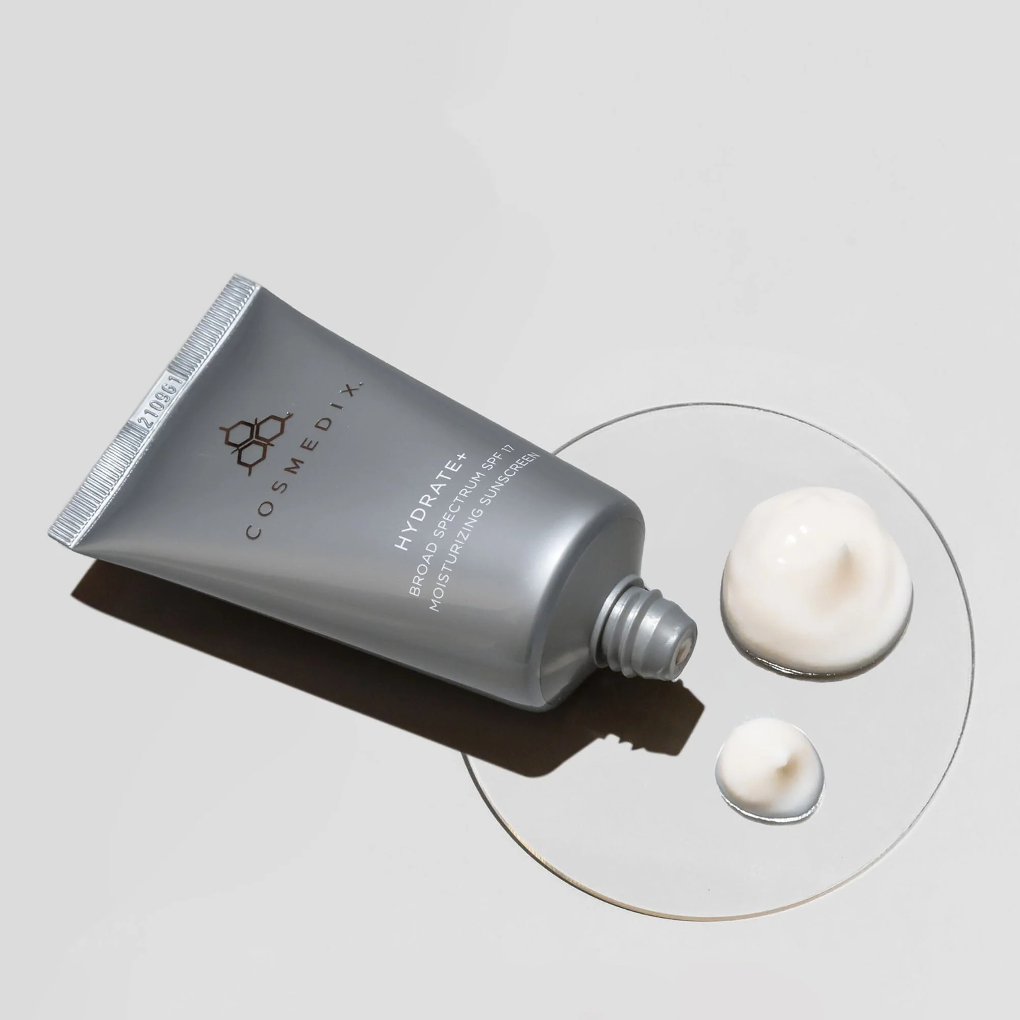 Hydrate+ Broad Spectrum SPF 17 Sunscreen - Image 3